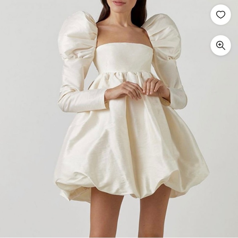 Wedding/photo shoot white puff sleeve dress